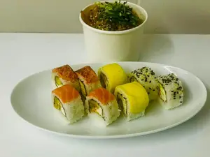 Wok + okazaki town de 8 piezas