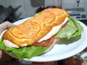 Sándwich milanesa solo