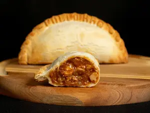 Empanada de pollo bbq hojaldre