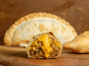 Empanada de cheeseburger hojaldre