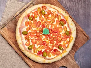 Pizza napolitana c/ jamón grande