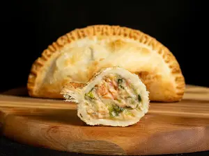 Empanada de trucha patagónica hojaldre