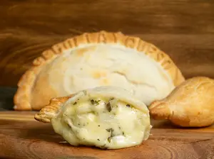 Empanada de cebolla y queso
