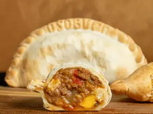 Empanada De Osobuco Hojaldre