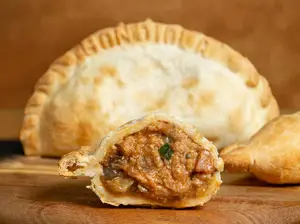 Empanada de bondiola hojaldre