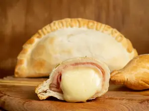 Empanada jamon y queso