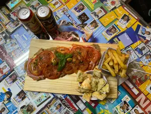 Sándwich napo con papas fritas