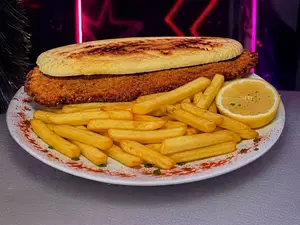 Sándwich simple con papas