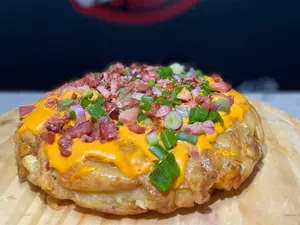 Tortilla De Papa Cheddar , Bacon Y Verdeo