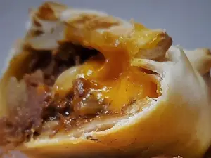 Empanada Carne Con Cheddar