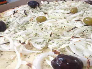 Pizza fugazzeta con roquefort