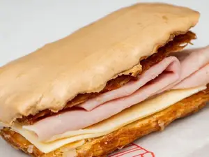Fosforito con lomito y queso