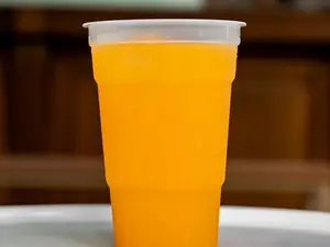 Jugo de naranja exprimido