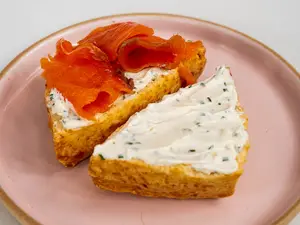 Scon de queso c trucha ahumada