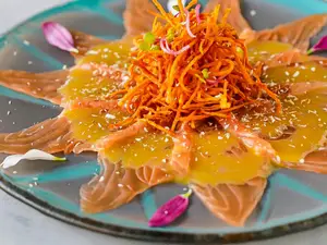 Tiradito de Salmón Rosado