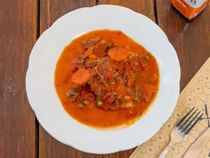 BIFE A LA CRIOLLA