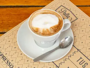 FLAT WHITE