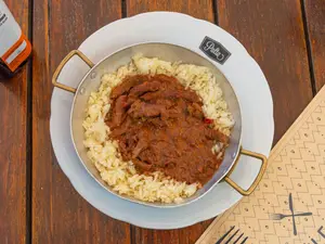 GOULASH C/GUARNICION A ELECCION
