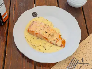 SALMON FINAS HIERBAS