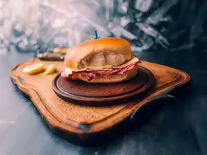 Pebete Salame Y Queso