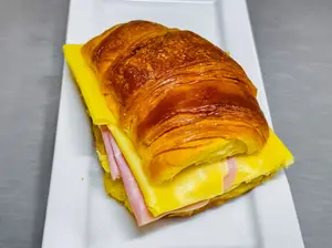 Croissant C/ Jamon Y Queso