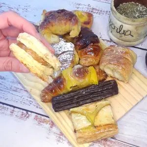 Docena de facturas surtidas