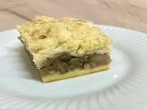 Porción de Crumble de Manzana