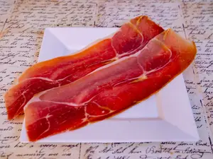 100 g de jamón crudo