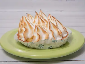 Porción de lemon pie