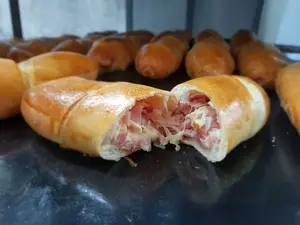 Cachito de jamón y queso llane