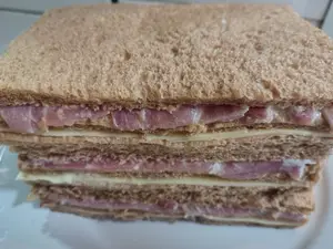 1 sandw. de crudo y queso