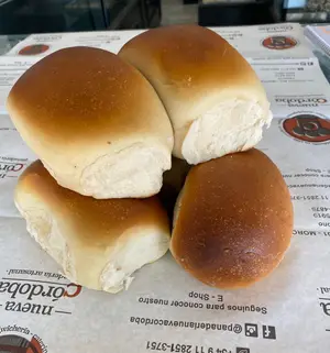 Pan Pebete