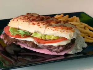 Sándwich De Lomito Completo
