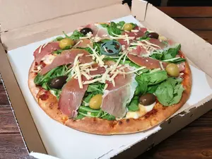 Jamón crudo y rúcula