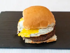 Hamburguesa Con Huevo