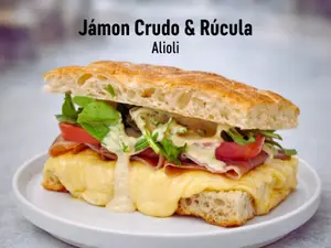 Jamón crudo y rúcula