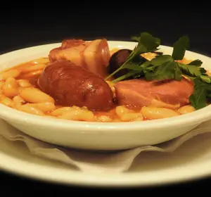 Plato de Fabada Asturiana