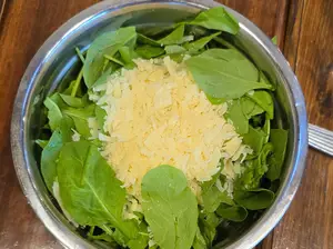 Ensalada Rucula Y Parmesano