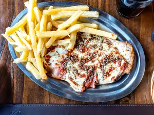 Milanesa napo con guarnicion
