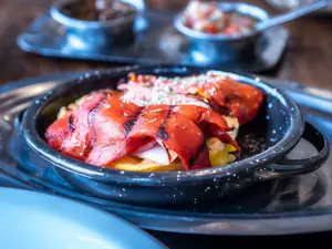 Provoleta Jamon Y Morron
