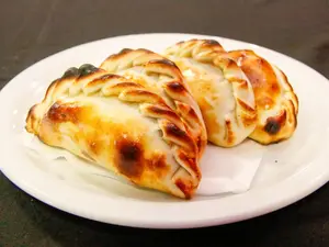 Docena de empanadas fritas