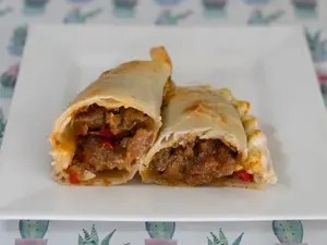 Empanada de carne picante