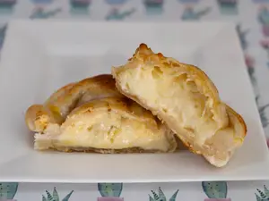 Empanada de queso Y cebolla
