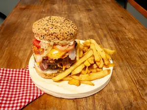 Burger Bomba