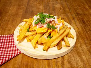 Fritas cheddar verdeo bacon