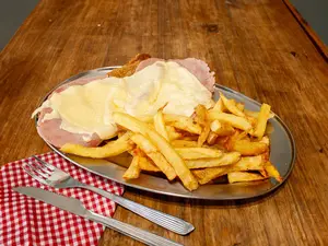 Suprema jamón y queso