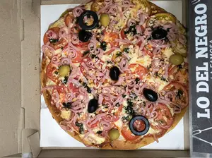 Pizza napolitana con jamón