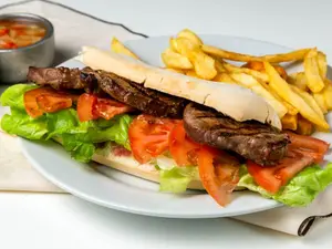 Sánd.de bondiola con fritas