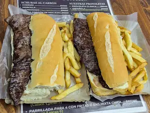 Sandwich De Entraña Con Fritas