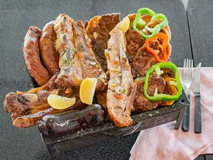 Parrillada para tres comen 4
